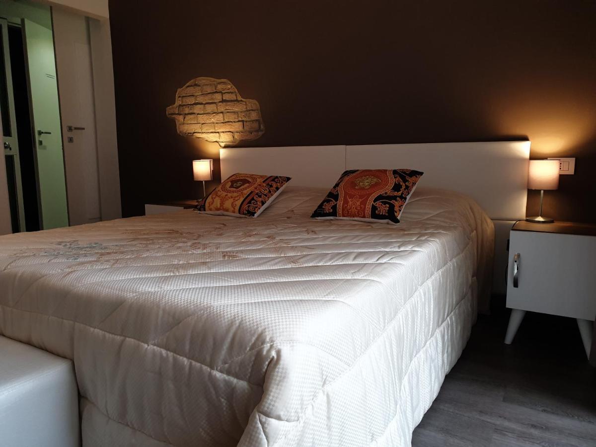 Forumguesthouse Center Parking Parma Ngoại thất bức ảnh